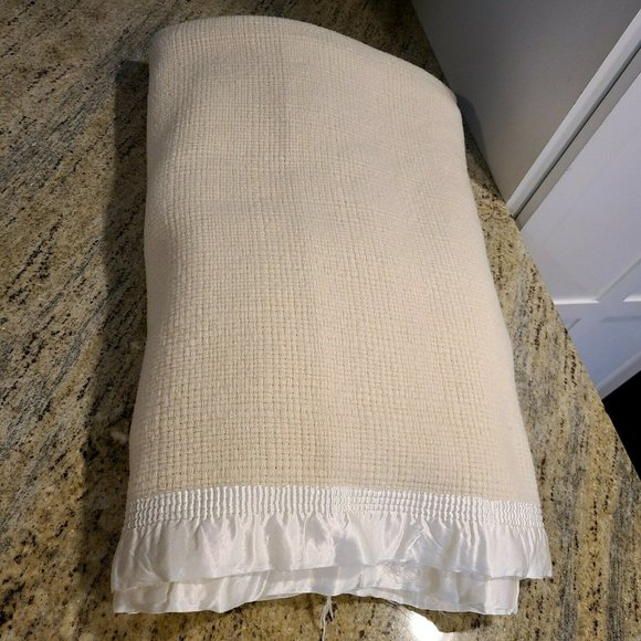 Onkaparinga Bedding Vtg Onkaparinga Merino Wool Blanket Satin Trim 85x75 Doubl Cream Waffle